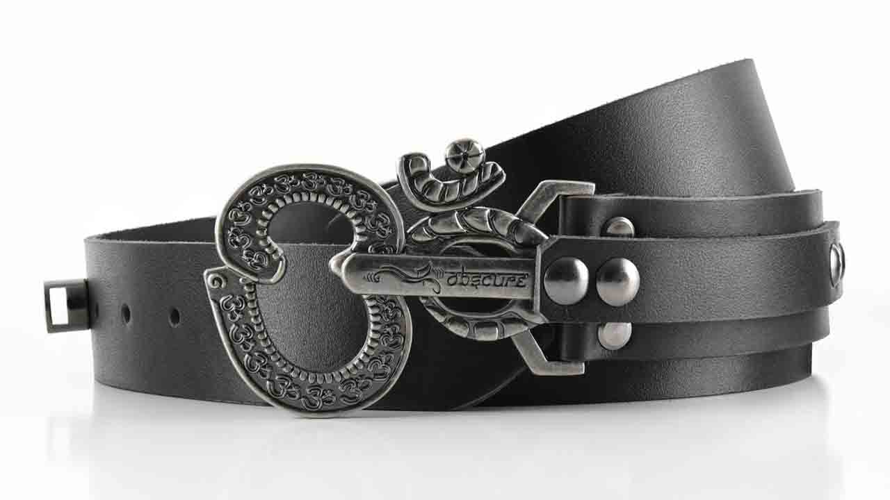 Aged Ohm peace symbol belt buckle. Pull the pin to unlock. Black full grain American leather belt. Adjustable belt size. BIFL
