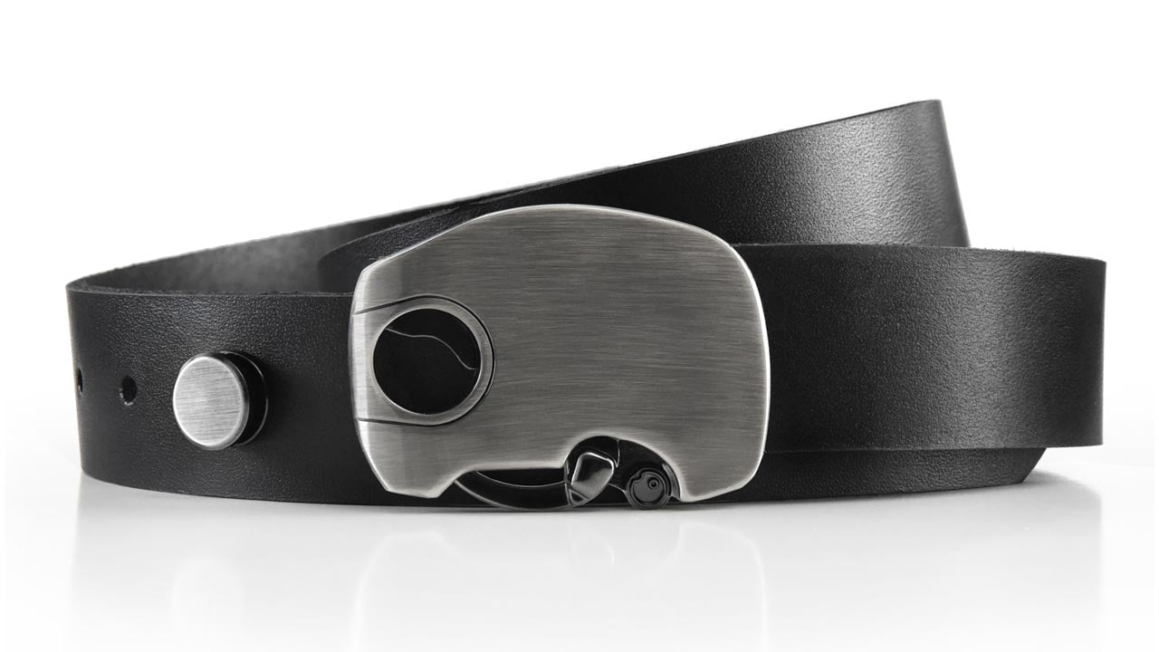 Micron understated elegant minimalist dress belt. Click magnetic locking belt buckle. Black full grain American leather belts.